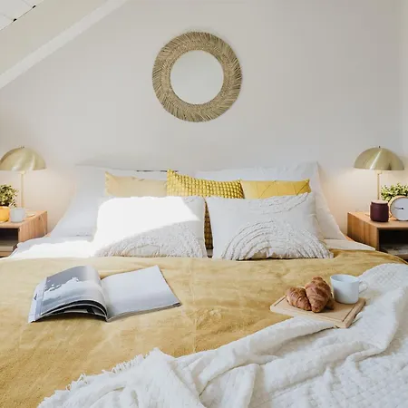 Apartment Days - Attic Maisonette With Netflix And Workspace In New Town *