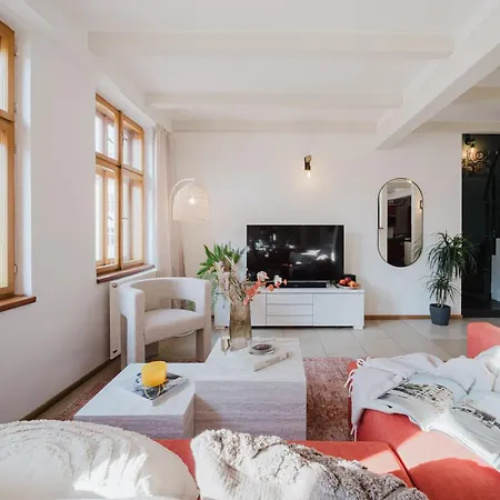 Apartment Days - Attic Maisonette With Netflix And Workspace In New Town