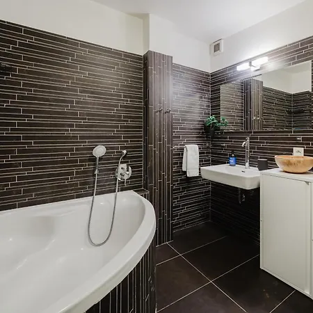 Days - Attic Maisonette With Netflix And Workspace In New Town Prague