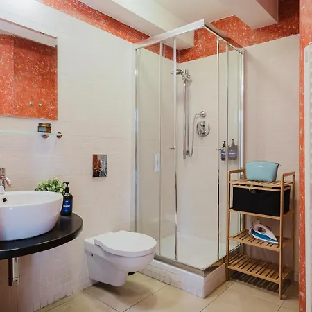 Days - Attic Maisonette With Netflix And Workspace In New Town براغ