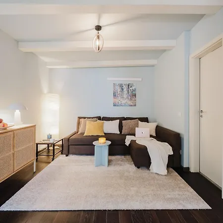 Days - Attic Maisonette With Netflix And Workspace In New Town * براغ